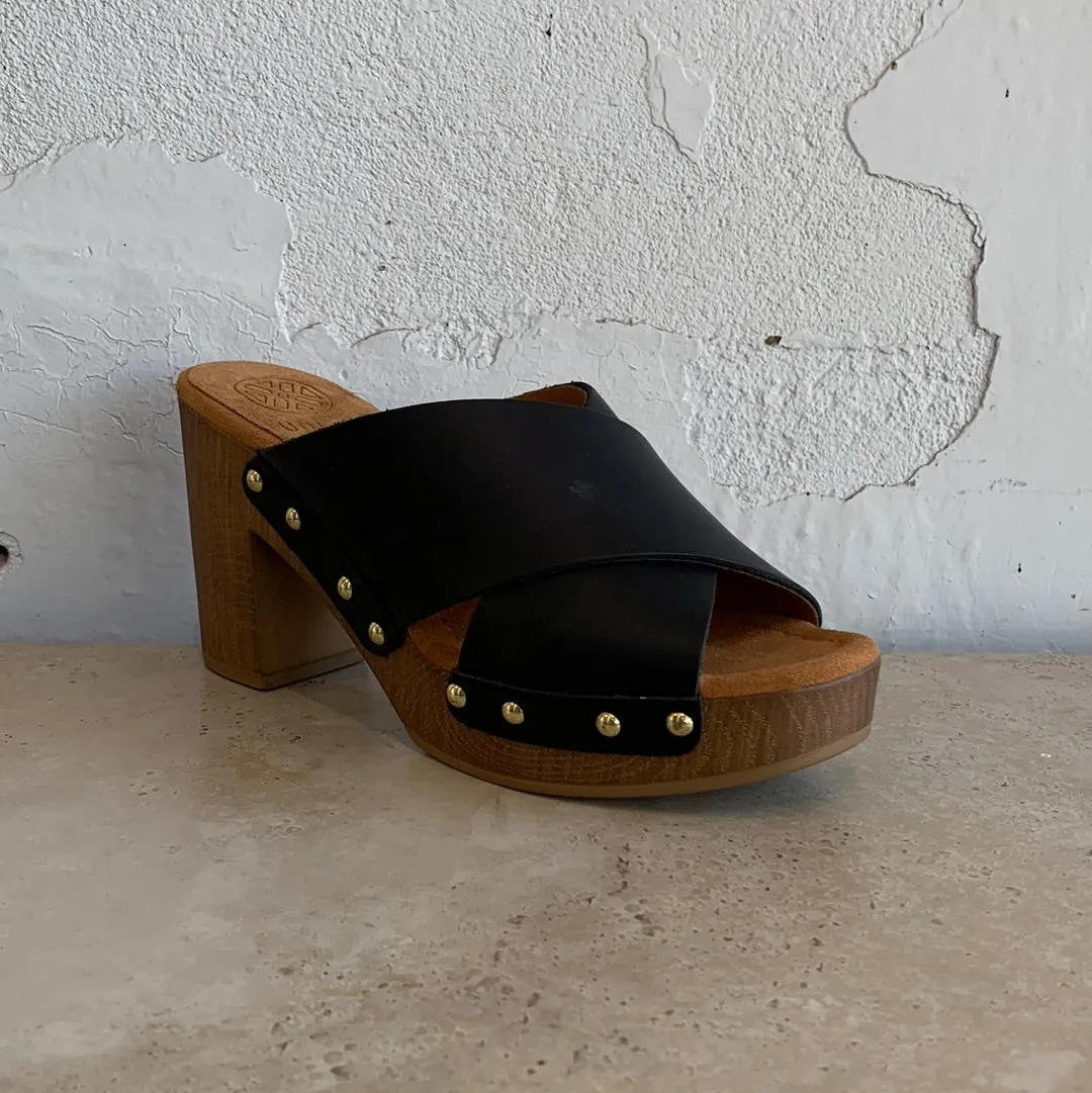 Unisa Tapia Black