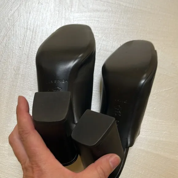 VIA SPIGA size 6M black chunky heel leather open toe black mule / clog