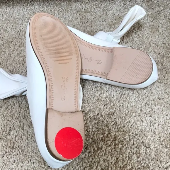 Zara size 33, USA size 1.5 ivory  bow tie flats